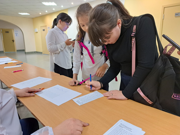 19 сентября состоялись выборы в школьное правительство СОШ с. Полноват.